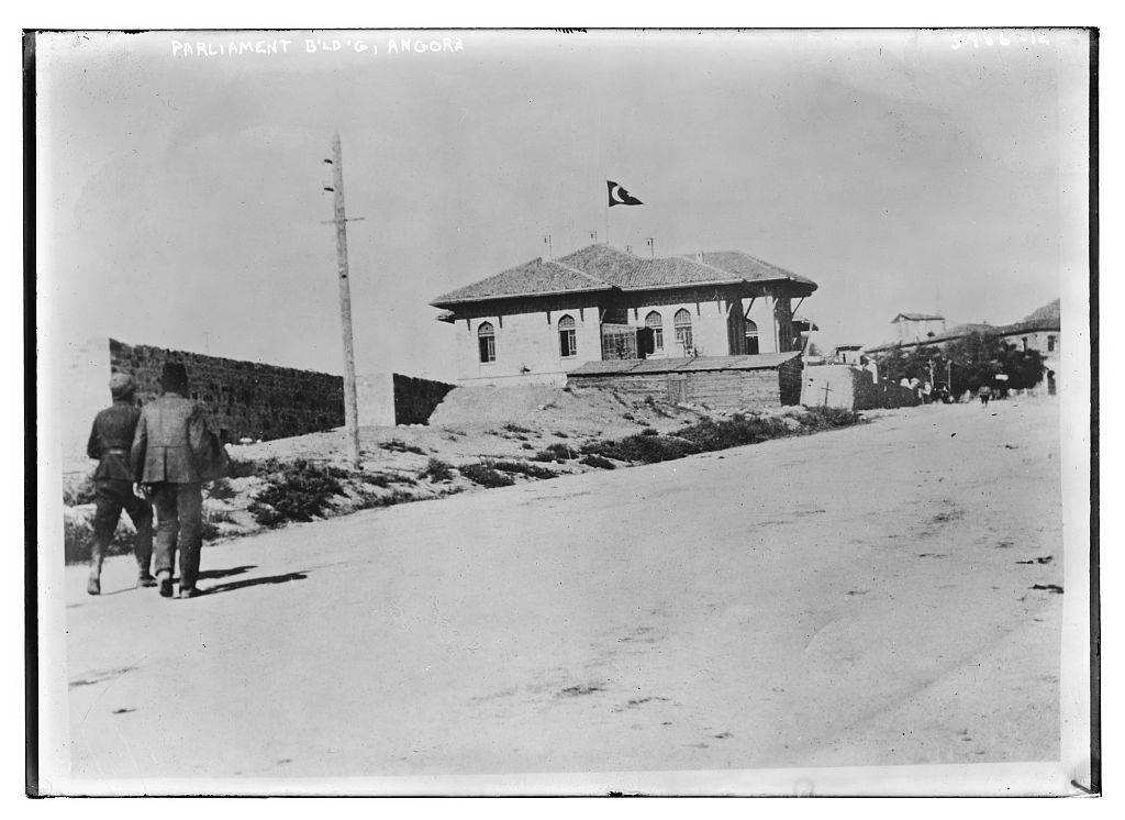 Ankara'daki ilk Türkiye Büyük Millet Meclisi binası, 1920'ler